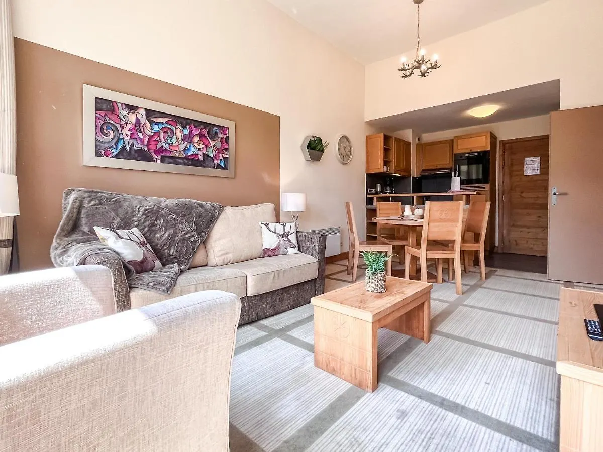 Bright, Spacious South-Facing 1-Bedroom Apartment Флен